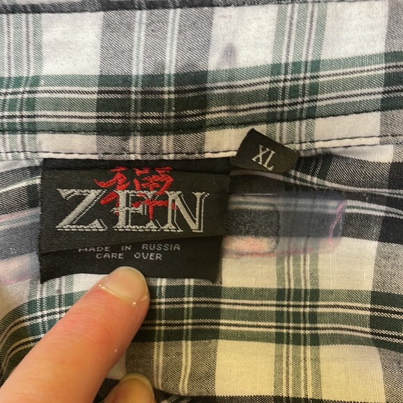 Zen black/white/green plaid short sleeve button down shirt, size XL. - Picture 4 of 5